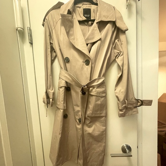 WORN ONCE VERA WANG TRENCH - Picture 1 of 5